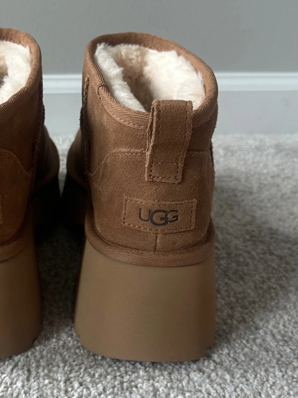 NEW Women's UGG Classic Ultra Mini New Heights Chestnut Platform Boots Sz 8 NWOB